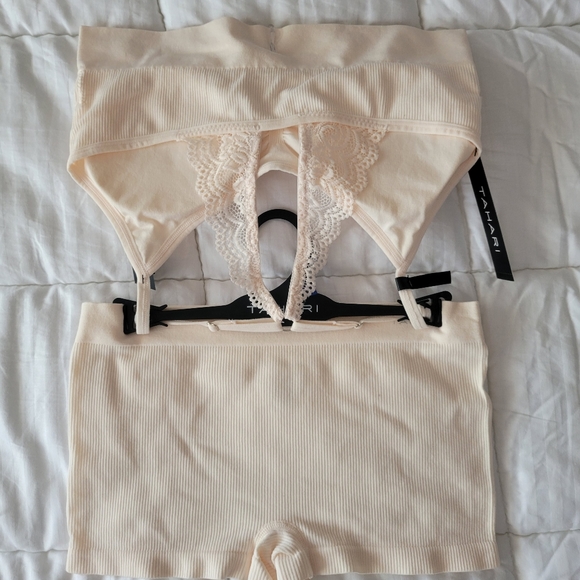 TAHARI BRAND NEW SEAMLESS BRA SET REMOVABLE PADS SIZE L - Picture 3 of 7